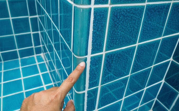 Is-Pool-Tile-Installation-in-Los-Angeles