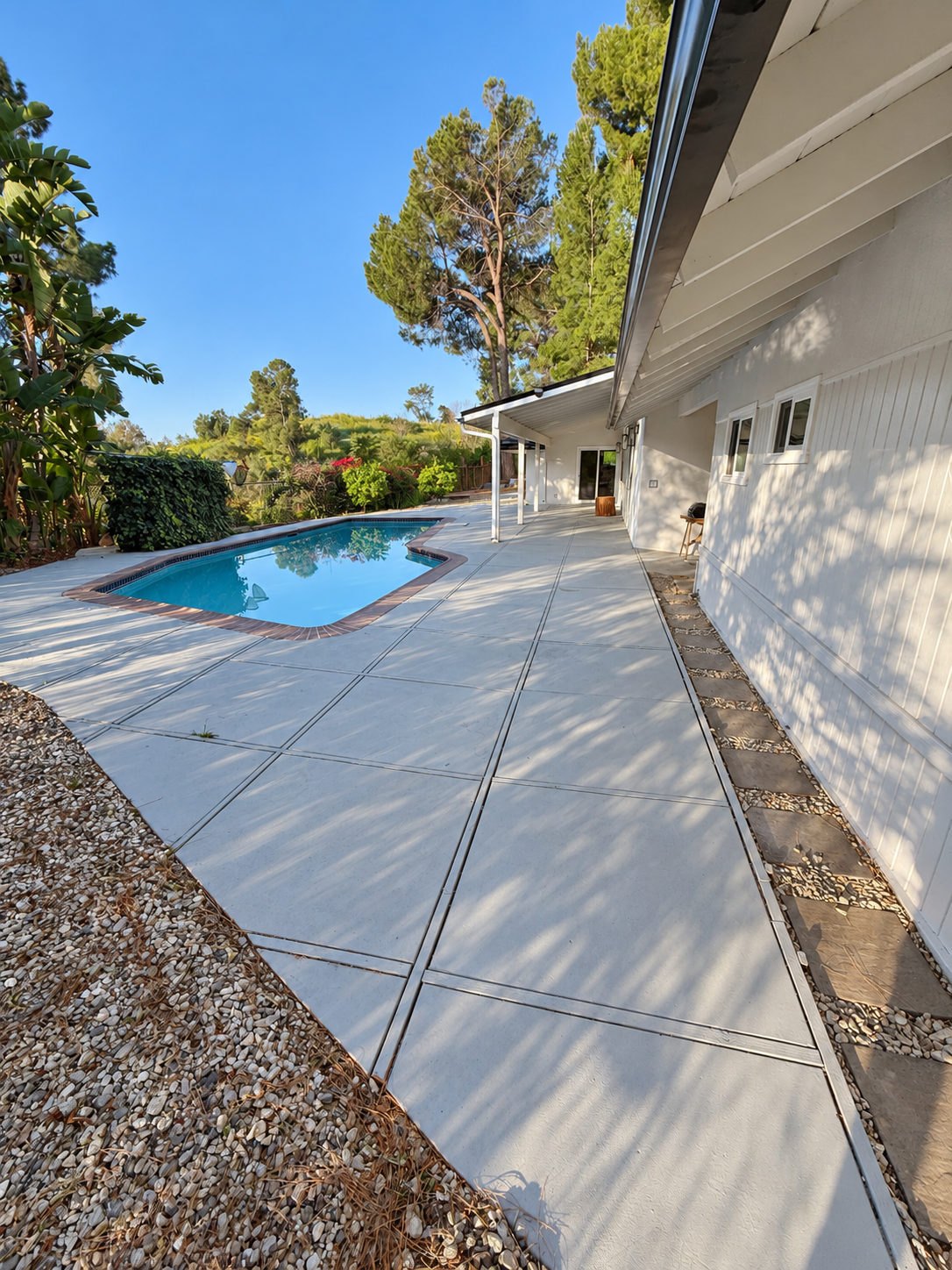 Ocean Home Builders Burbank pool and patio project — Before Renovation — Existing Walkway